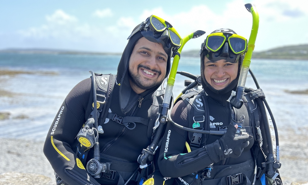 Young couple during their Learn To Dive course with Dive Aran in Aran Islands